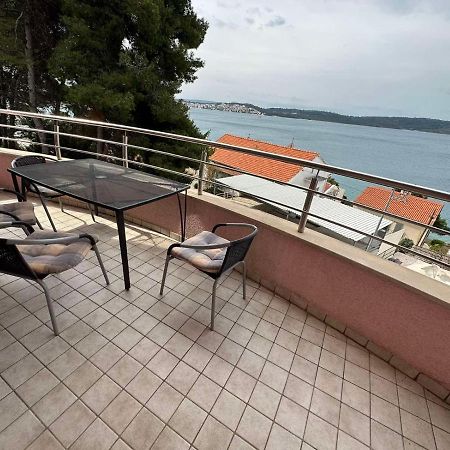 Apartman Lucia โตรกีร์ ภายนอก รูปภาพ