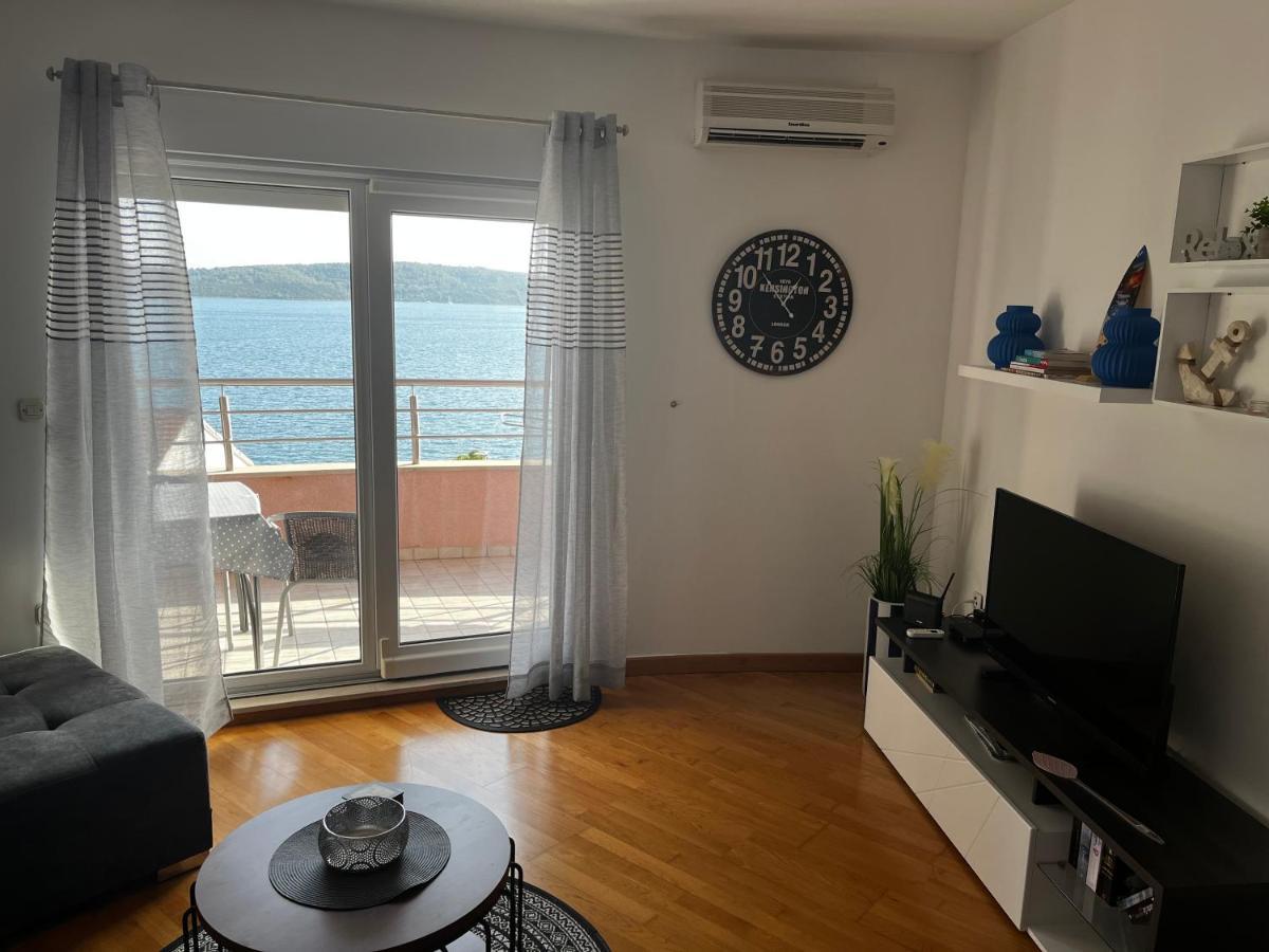 Apartman Lucia โตรกีร์ ภายนอก รูปภาพ